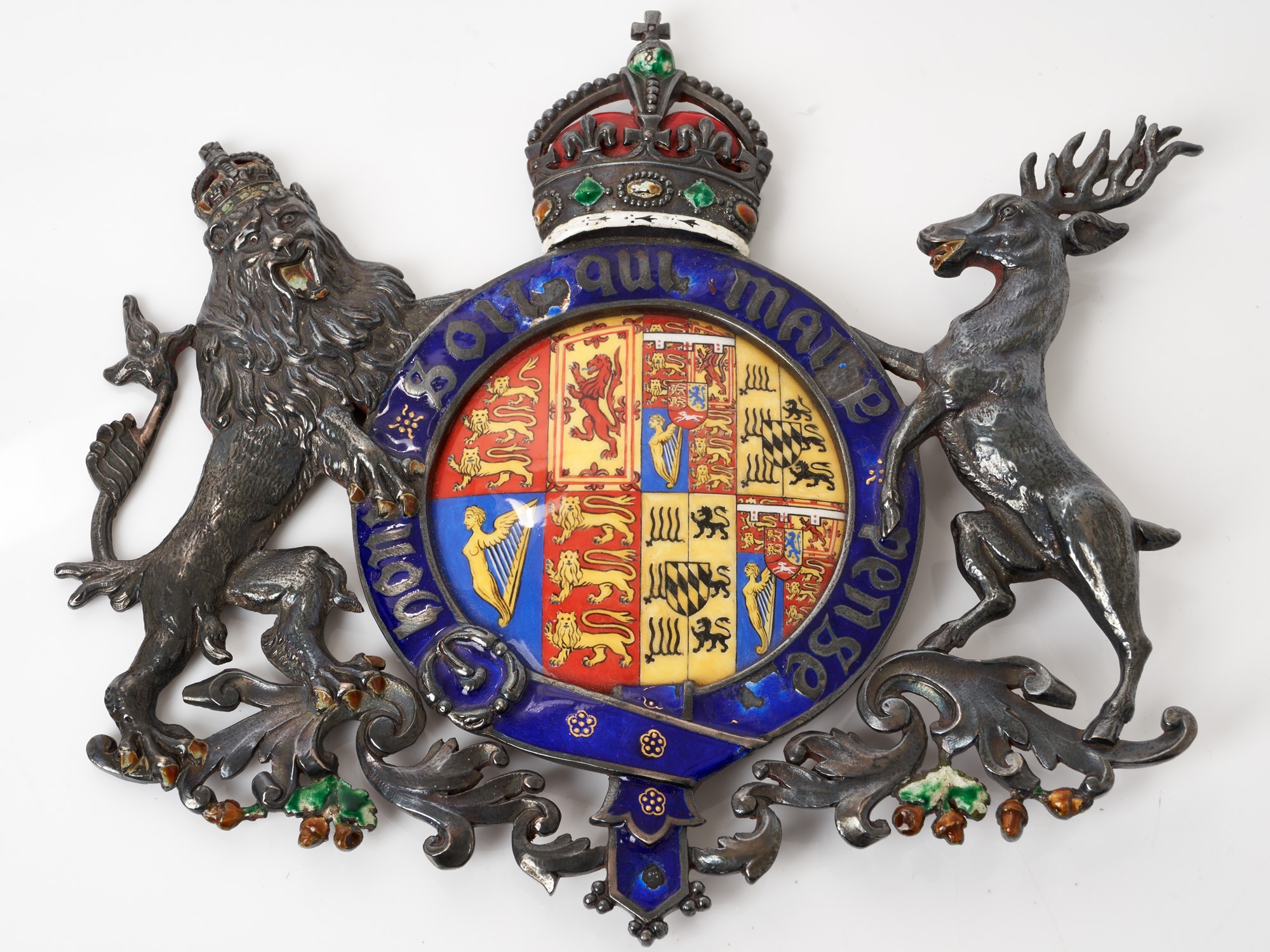 Art of The Gentleman Lapel Pin - Bronze Royal Crest