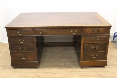 Lot 1265 - Georgian-style mahogany twin pedestal desk