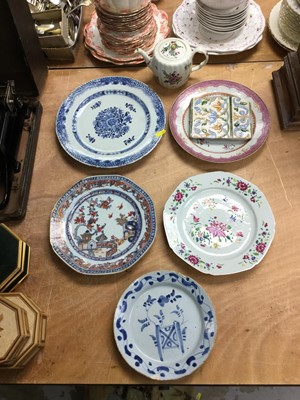 Lot 340 - 18th century Worcester porcelain teapot together with four 18th century Chinese porcelain plates, a Delft plate and tile (7)