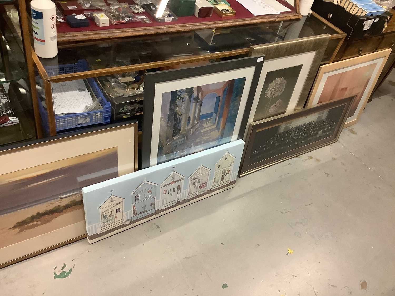 Lot 71 - Group of Pictures