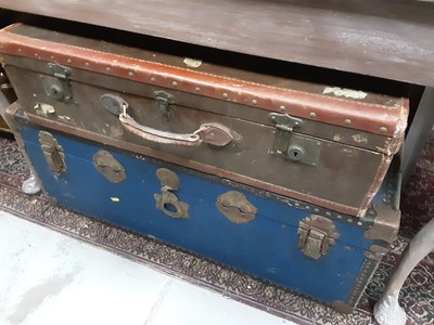 Lot 953 - Two vintage trunks