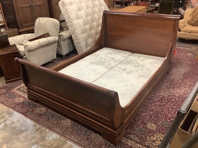 Lot 1056 - Good quality contemporary mahogany double bed with side rails and mattress