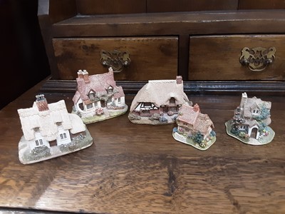 Lot 471 - Collection of Lilliput Lane cottages including The George Inn, Ash Nook, The Rising Sun etc (11)