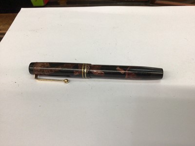 Lot 215 - Parker Duofold 14k fountain pen with marbled effect