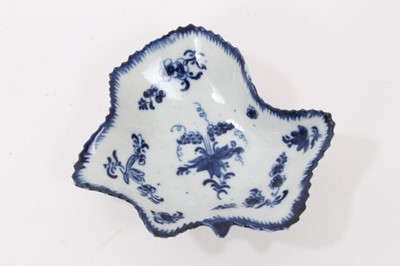 Lot 210 - A Worcester leaf shaped pickle dish, circa 1758