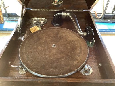 Lot 2523 - Dulcetto gramophone in oak cabinet and a box of records