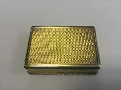 Lot 1 - Fine Georgian silver gilt presentation table snuff box of retangular form with romantic cartouche to lid decorated with huntsman and female admirer with hound and putti, engine turned ground with f...