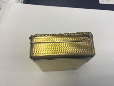 Lot 1 - Fine Georgian silver gilt presentation table snuff box of retangular form with romantic cartouche to lid decorated with huntsman and female admirer with hound and putti, engine turned ground with f...