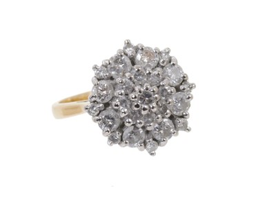 Lot 614 - Diamond cluster ring in 18ct gold setting