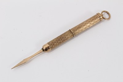 Lot 619 - 9ct gold toothpick