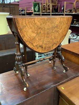 Lot 877 - Victorian figured walnut veneered Sutherland table