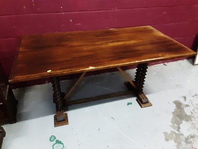 Lot 862 - Oak table and four chairs