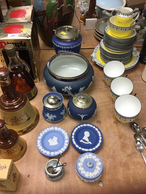 Lot 281 - Collection of Wedgwood Jasper ware including a biscuit barrel with engraved inscription, dated 1919