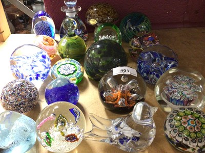 Lot 401 - Group of paperweights including Caithness, Perthshire, Mdina and Wedgwood