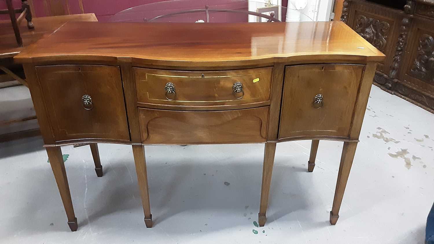 Lot 851 - Good quality Georgian style brass inlaid mahogany serpentine fronted sideboard with two central drawers flanked by cupboards on square taper legs and spade feet, 137cm wide, 54cm deep, 92cm high