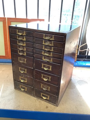 Lot 2573 - Collectors cabinet containing vintage microscope slides