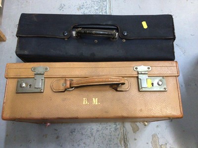 Lot 552 - Three vintage suit cases plus two ladies hand bags