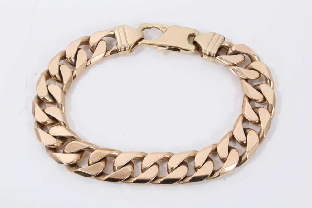 Lot 37 - Heavy 9ct gold curb link bracelet