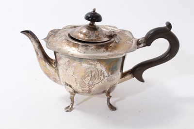 Lot 364 - Edwardian silver bachelors teapot on four hoof feet