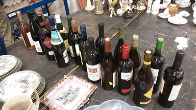 Lot 153 - Nineteen bottles of various wine