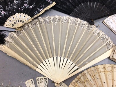 Lot 322 - Collection of various fans including painted silk gauze, lace, brise, bone and J Duvelleroy London box.