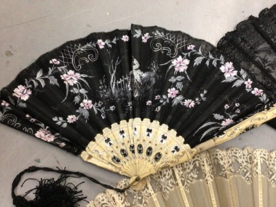 Lot 322 - Collection of various fans including painted silk gauze, lace, brise, bone and J Duvelleroy London box.