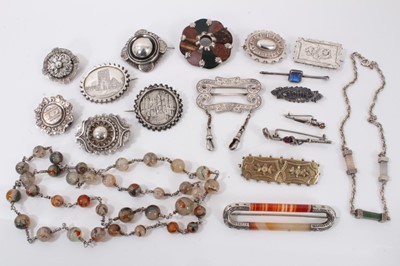 Lot 672 - Group of Victorian silver jewellery