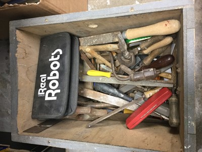 Lot 269 - One box containing a group of mixed hand tools