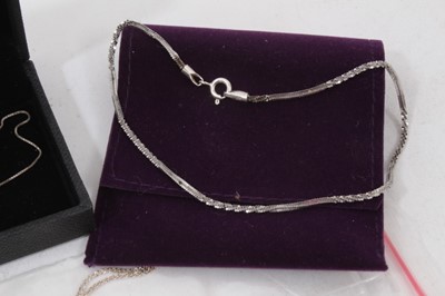 Lot 125 - Group of silver and gem set jewellery