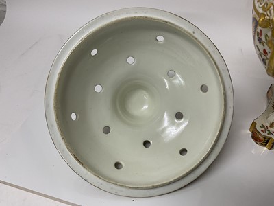 Lot 240 - Regency imari pattern pot pourri and cover