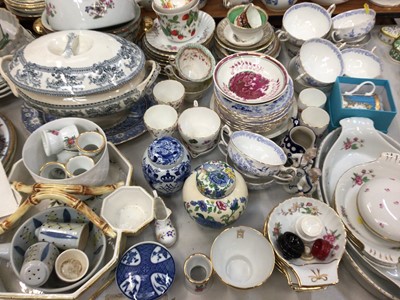 Lot 464 - Quantity of decorative ceramics, tea and dinnerware