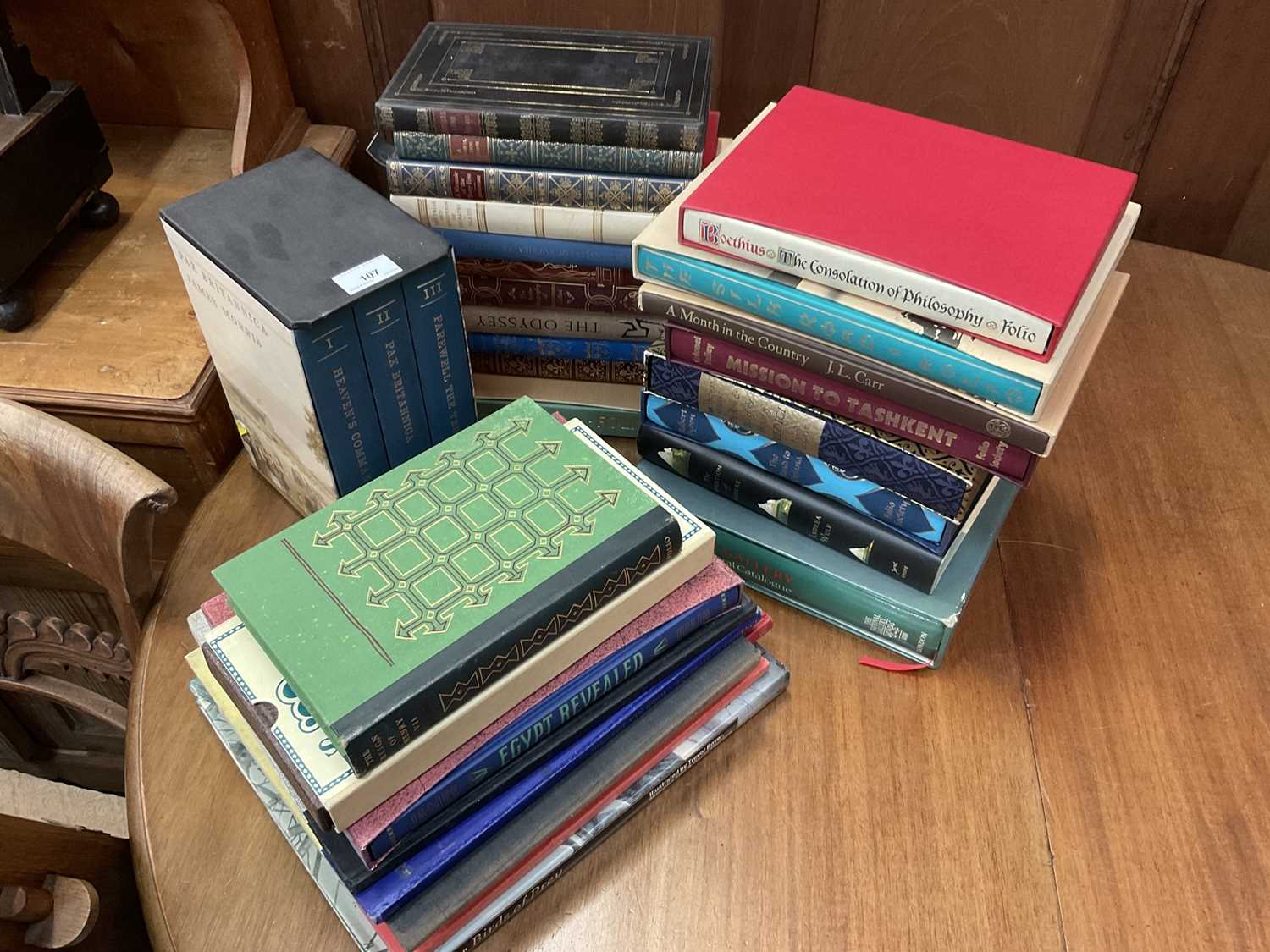 Lot 107 - Mixed lot of books to include Folio Society, assorted subjects