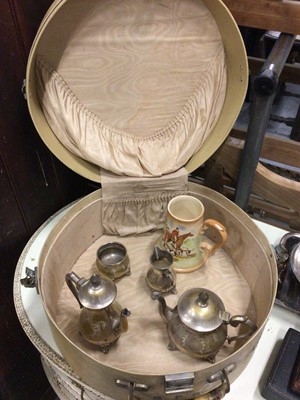 Lot 116 - Mixed lot of silver plate to include condiments, cased cutlery, dishes and other pieces
