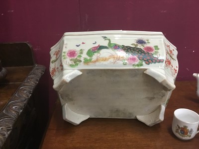 Lot 581 - Japanese planter and commemorative china