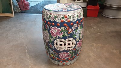 Lot 258 - Chinese polychrome decorated porcelain garden seat