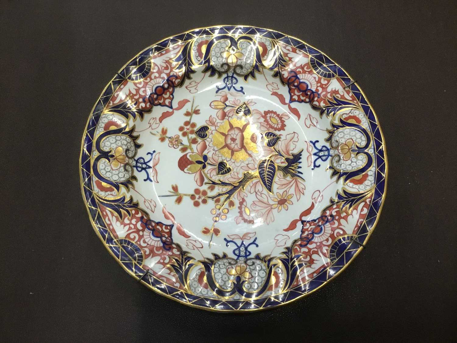 Lot 175 - Early 19th century Derby imari pattern dish