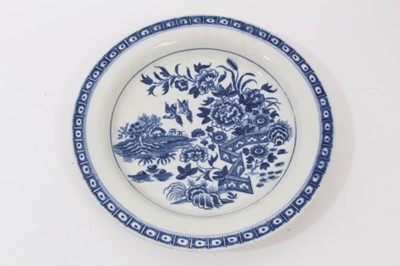 Lot 106 - Worcester blue and white butter tub, cover and dish, circa 1770-1780, printed with the fence pattern