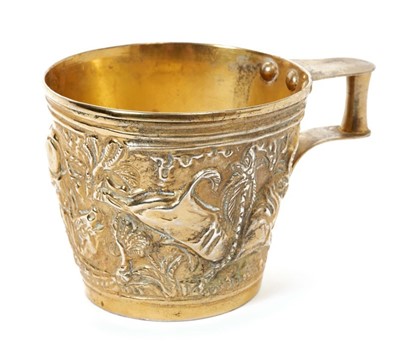 Lot 454 - A Greek silver gilt cup replica of the Vapheio cup