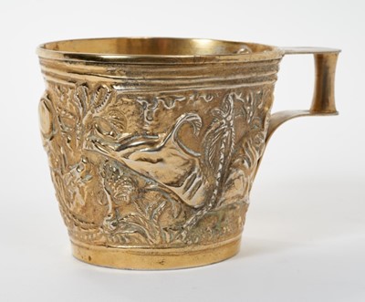 Lot 454 - A Greek silver gilt cup replica of the Vapheio cup