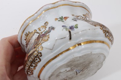 Lot 294 - A Meissen outside decorated large sander and matching inkwell (no cover) and a Meissen round box and cover