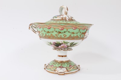 Lot 295 - A New Hall slop bowl, a Chamberlain's Worcester inkwell and cover and other items