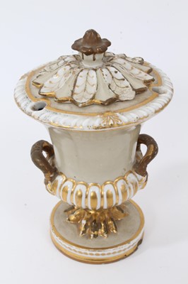 Lot 295 - A New Hall slop bowl, a Chamberlain's Worcester inkwell and cover and other items