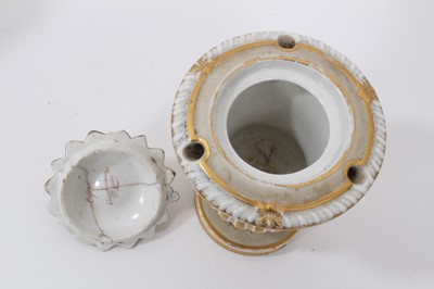 Lot 295 - A New Hall slop bowl, a Chamberlain's Worcester inkwell and cover and other items