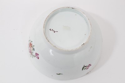 Lot 295 - A New Hall slop bowl, a Chamberlain's Worcester inkwell and cover and other items