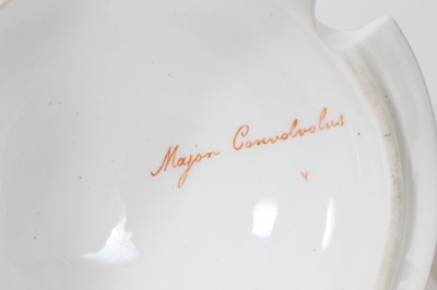 Lot 295 - A New Hall slop bowl, a Chamberlain's Worcester inkwell and cover and other items