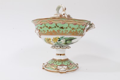 Lot 295 - A New Hall slop bowl, a Chamberlain's Worcester inkwell and cover and other items
