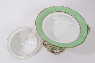 Lot 295 - A New Hall slop bowl, a Chamberlain's Worcester inkwell and cover and other items