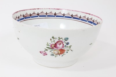 Lot 295 - A New Hall slop bowl, a Chamberlain's Worcester inkwell and cover and other items