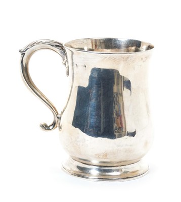 Lot 425 - 18th century silver baluster tankard, possibly Irish.