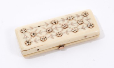 Lot 753 - Fine Georgian ivory toothpick case with gold inlaid decoration and carved mother of pearl flower heads, original mirror and velvet lining 6 x 2.3 cm